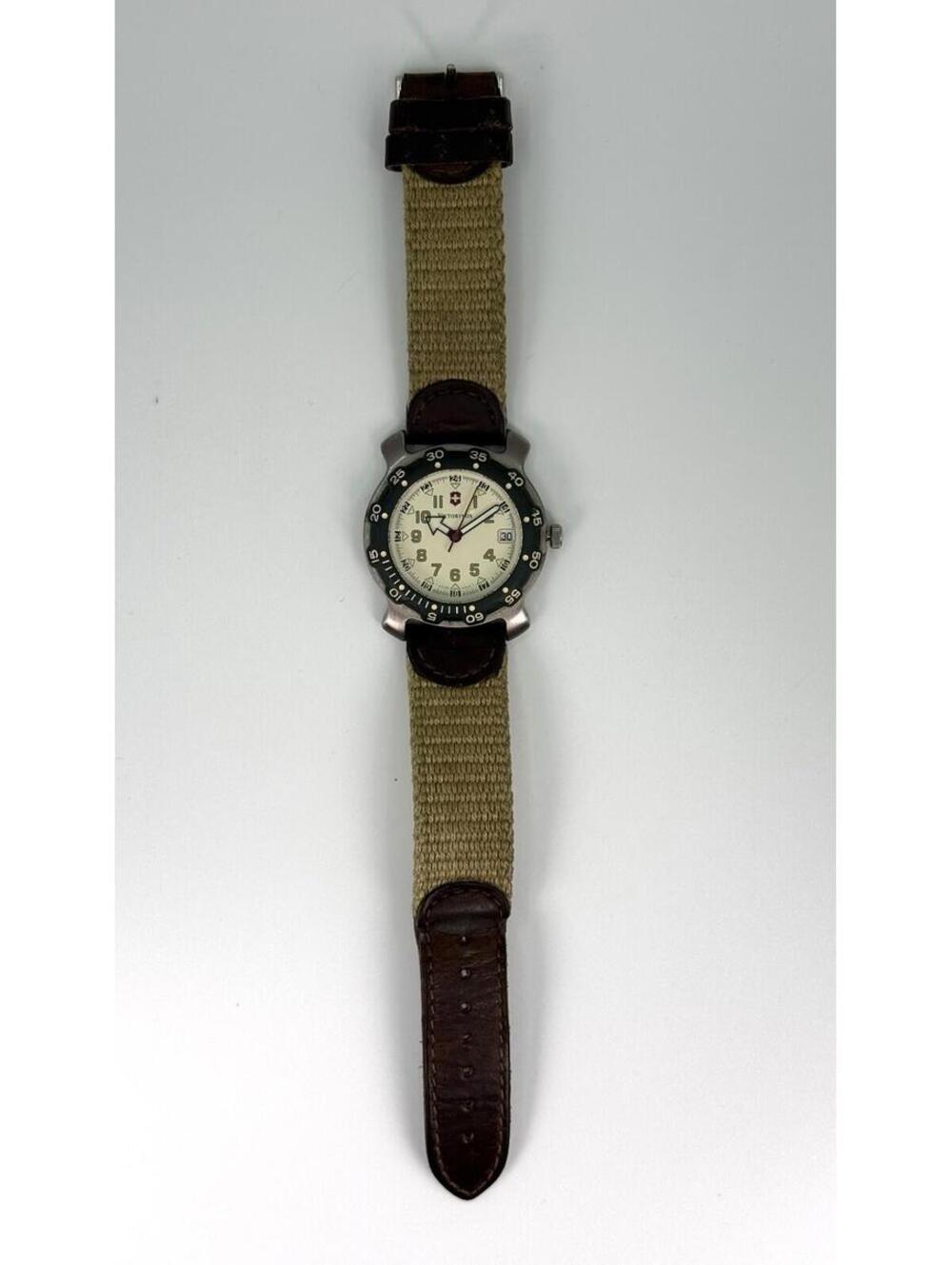 Vintage 1990s Victorinox Swiss Army Diver Watch Green Bezel New Battery Works